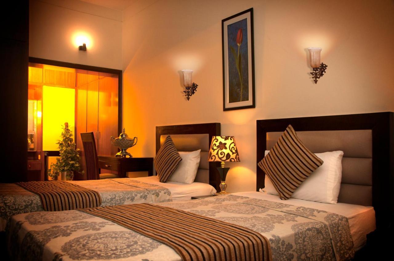 Royal Elegance Hotel Lahore Exterior photo