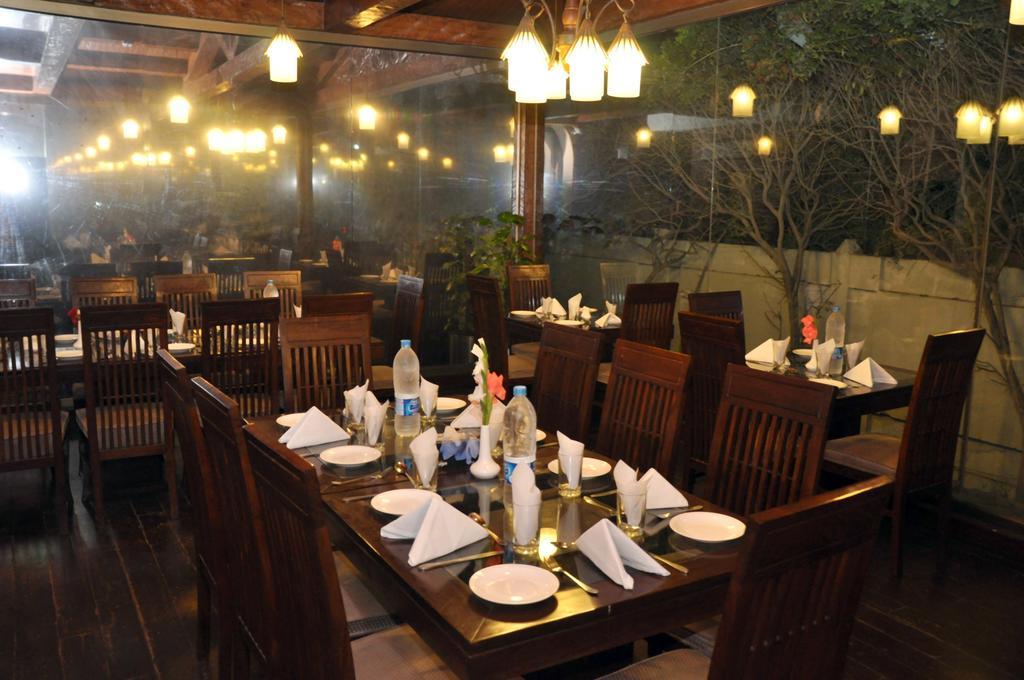 Royal Elegance Hotel Lahore Exterior photo